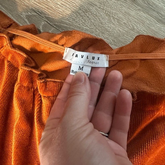 FAVLUX Orange Velvet Long Sleeve Crop Size M ❤️‍🔥 - Picture 3 of 4